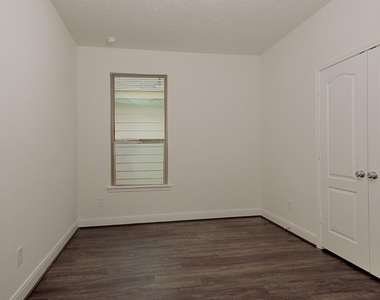 27646 Mesabe Drive - Photo Thumbnail 10