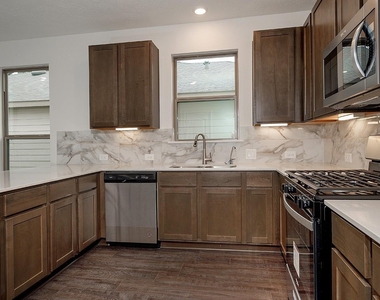 27646 Mesabe Drive - Photo Thumbnail 9