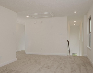 27646 Mesabe Drive - Photo Thumbnail 13