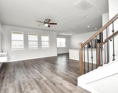 3206 Alberelli Drive - Photo Thumbnail 4