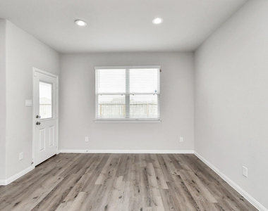 3206 Alberelli Drive - Photo Thumbnail 15