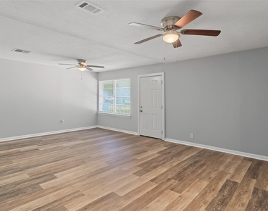 5427 Willow Glen Drive - Photo Thumbnail 3