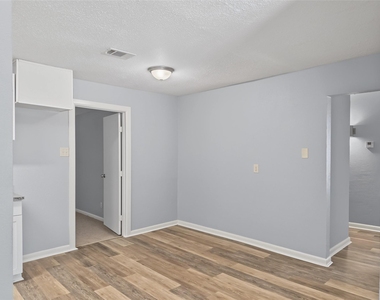 5427 Willow Glen Drive - Photo Thumbnail 5
