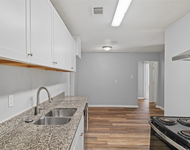 5427 Willow Glen Drive - Photo Thumbnail 7