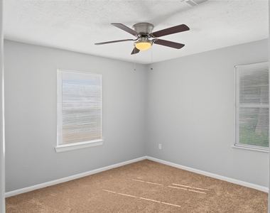 5427 Willow Glen Drive - Photo Thumbnail 14