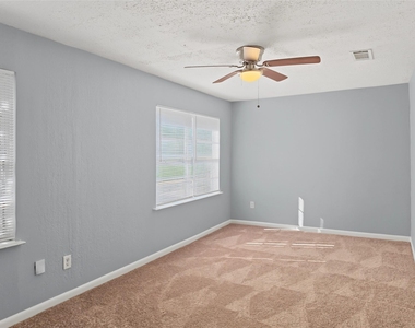 5427 Willow Glen Drive - Photo Thumbnail 12