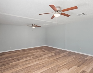 5427 Willow Glen Drive - Photo Thumbnail 1