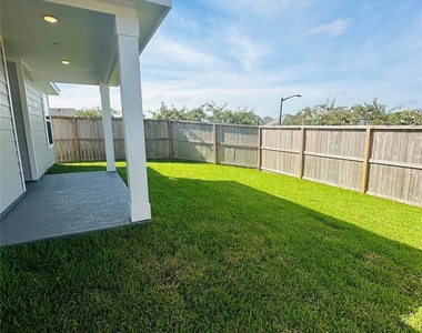 734 Falling Cave Drive - Photo Thumbnail 4