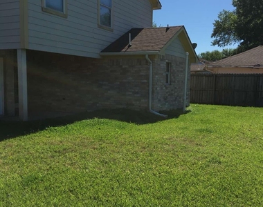 7410 Frostview Lane - Photo Thumbnail 17
