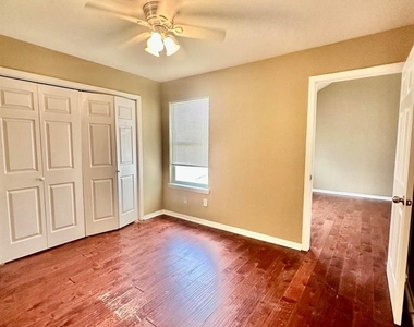 7410 Frostview Lane - Photo Thumbnail 20