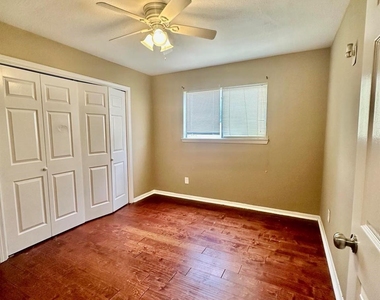 7410 Frostview Lane - Photo Thumbnail 19