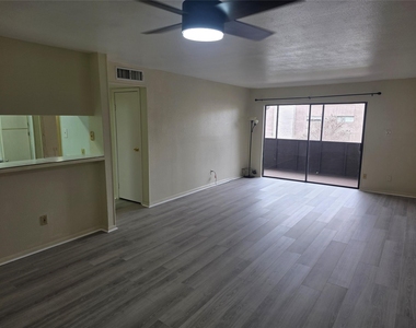 3025 Walnut Bend Lane - Photo Thumbnail 5