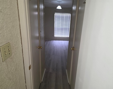 3025 Walnut Bend Lane - Photo Thumbnail 26