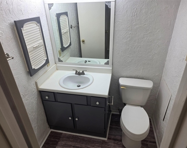 3025 Walnut Bend Lane - Photo Thumbnail 21