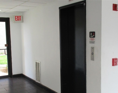 3025 Walnut Bend Lane - Photo Thumbnail 2