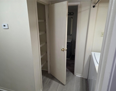 3025 Walnut Bend Lane - Photo Thumbnail 20