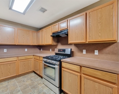 9219 Pinderfield Ct - Photo Thumbnail 2
