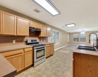 9219 Pinderfield Ct - Photo Thumbnail 4