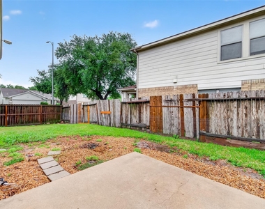 9219 Pinderfield Ct - Photo Thumbnail 24