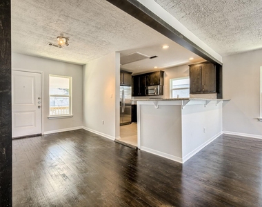 519 W Clay Street - Photo Thumbnail 23