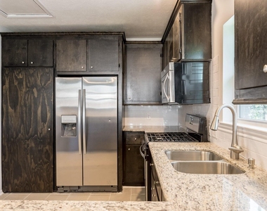 519 W Clay Street - Photo Thumbnail 5