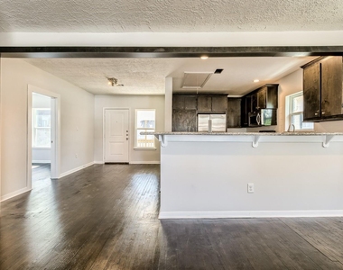 519 W Clay Street - Photo Thumbnail 1