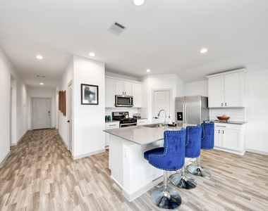 202 Serena Park Lane - Photo Thumbnail 2