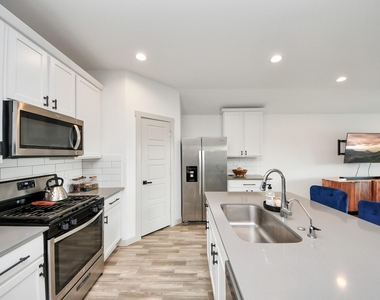 202 Serena Park Lane - Photo Thumbnail 3