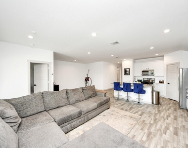 202 Serena Park Lane - Photo Thumbnail 5
