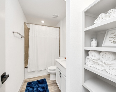 202 Serena Park Lane - Photo Thumbnail 10