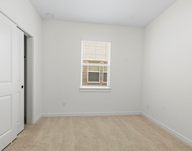 8427 Bay Ridge Circle - Photo Thumbnail 23