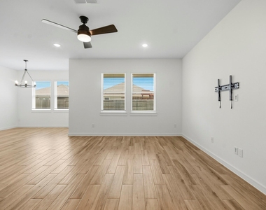 8427 Bay Ridge Circle - Photo Thumbnail 6