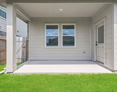 8427 Bay Ridge Circle - Photo Thumbnail 17