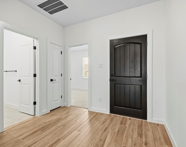 8427 Bay Ridge Circle - Photo Thumbnail 10
