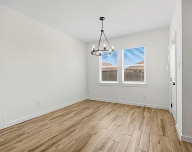 8427 Bay Ridge Circle - Photo Thumbnail 11