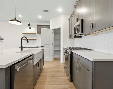 8427 Bay Ridge Circle - Photo Thumbnail 2