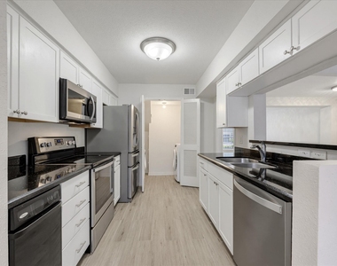1653 W Sam Houston Parkway S - Photo Thumbnail 6