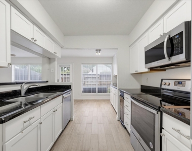 1653 W Sam Houston Parkway S - Photo Thumbnail 7
