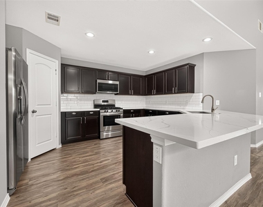 6014 Namika Street - Photo Thumbnail 12