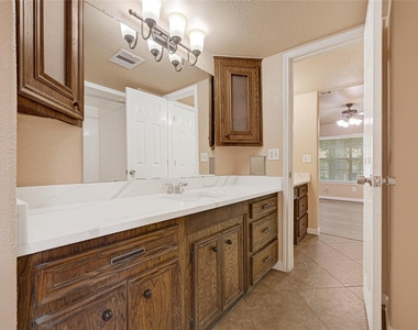 7323 Log View Drive - Photo Thumbnail 7