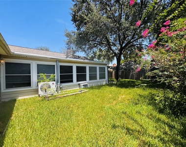 18107 Oakhampton Drive - Photo Thumbnail 12
