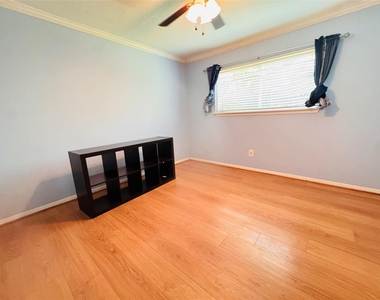 18107 Oakhampton Drive - Photo Thumbnail 5