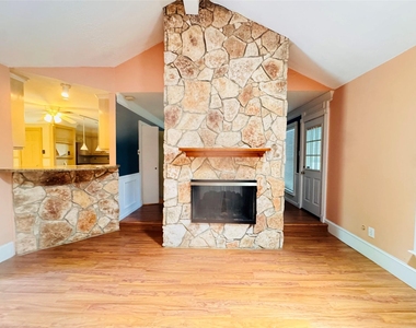 18107 Oakhampton Drive - Photo Thumbnail 4