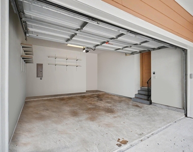 1744 W 25th Street - Photo Thumbnail 14