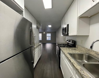 9075 Gaylord Drive - Photo Thumbnail 5