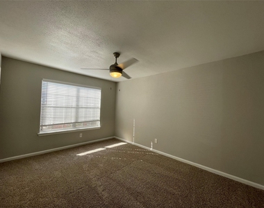 9075 Gaylord Drive - Photo Thumbnail 9