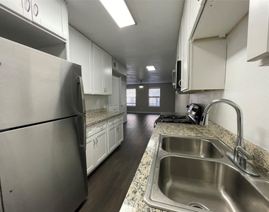 9075 Gaylord Drive - Photo Thumbnail 4