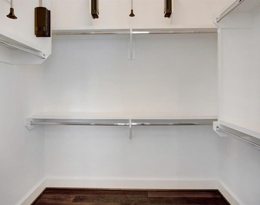 1211 Hickory Street - Photo Thumbnail 9
