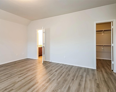 2769 Madison Court - Photo Thumbnail 8