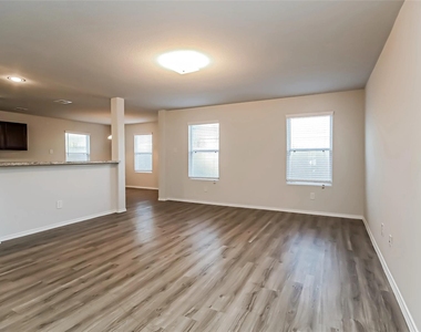 2769 Madison Court - Photo Thumbnail 4